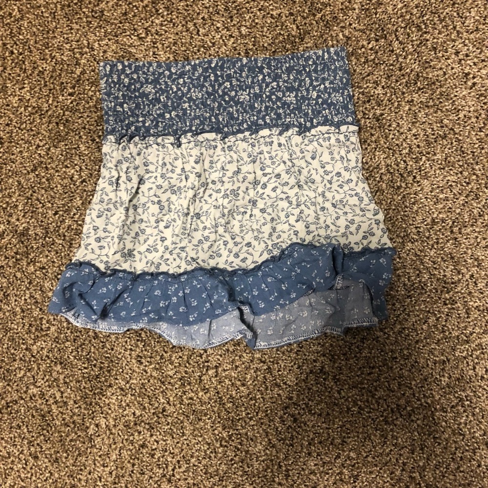 American Eagle Size XS blue and white skirt.